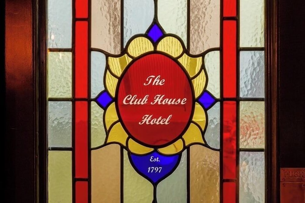 CLUB HOUSE HOTEL 41/54