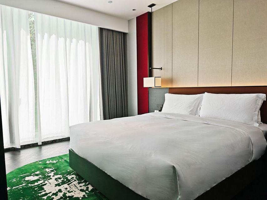 Elegant, Suite
