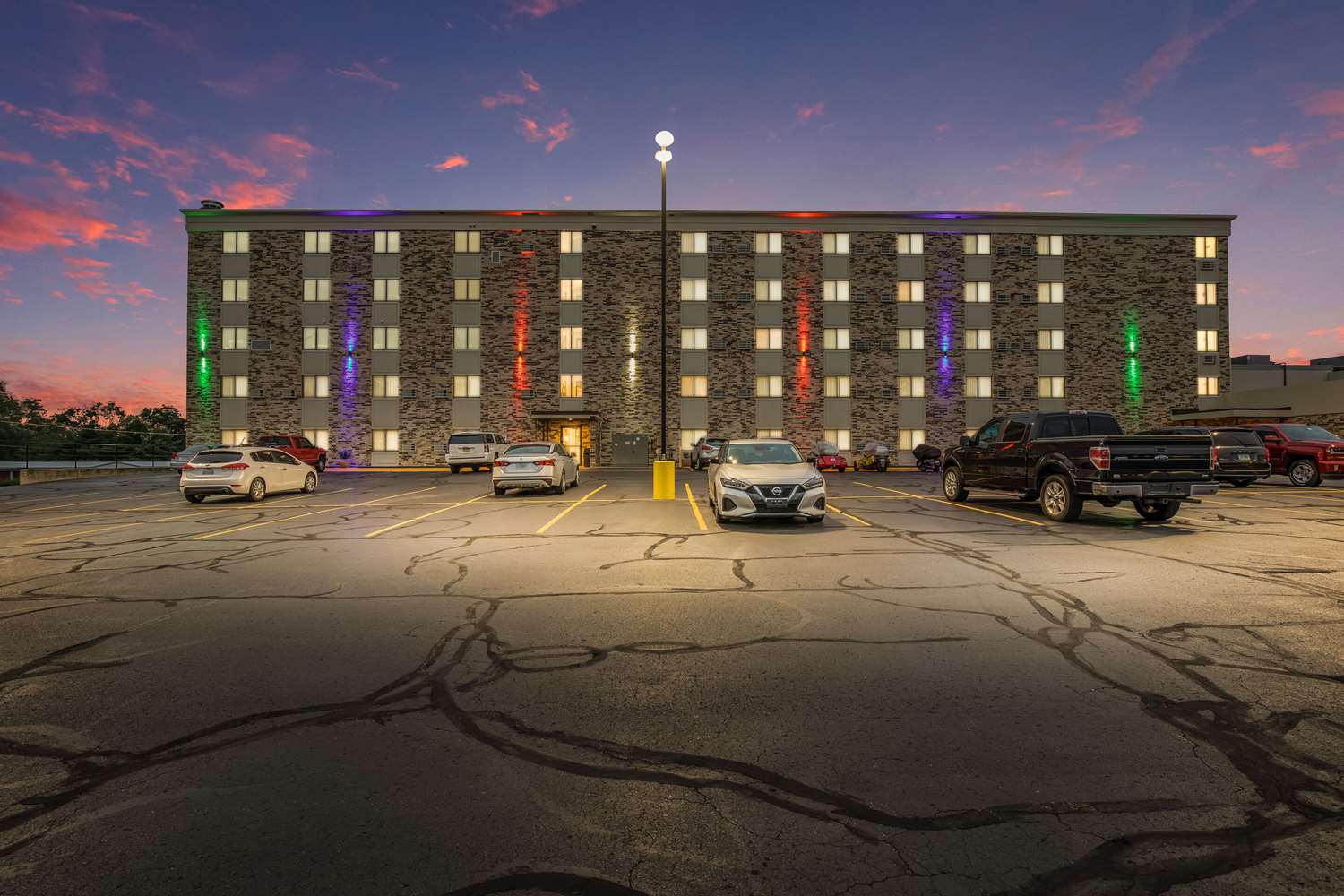 AmericInn & Suites By Wyndham Baraboo Event Center 1/25