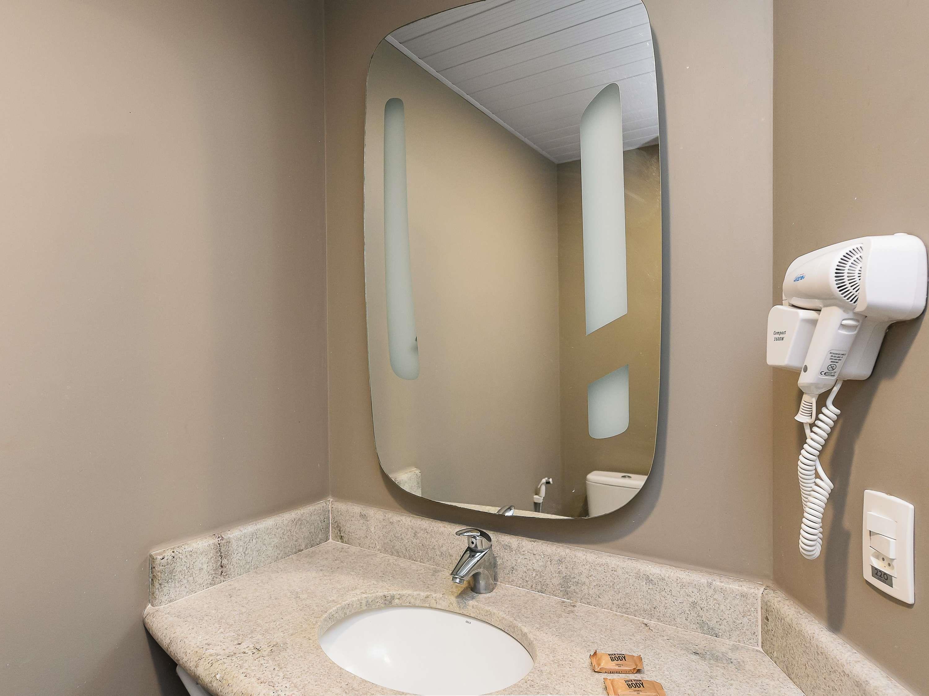 غرفة قياسية بسريرين منفصلين، Ibis Jacarei 3/7