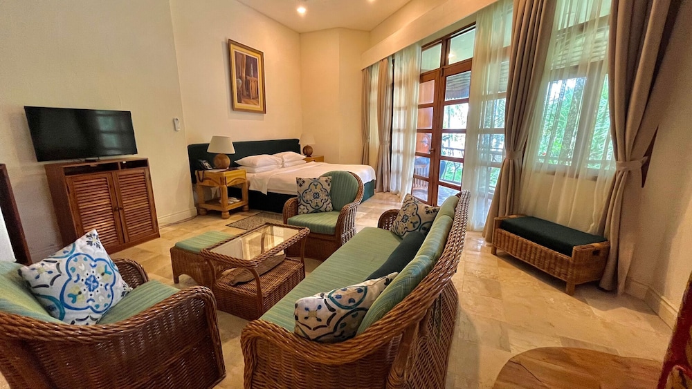 Coco Grove Beach Resort 31/50