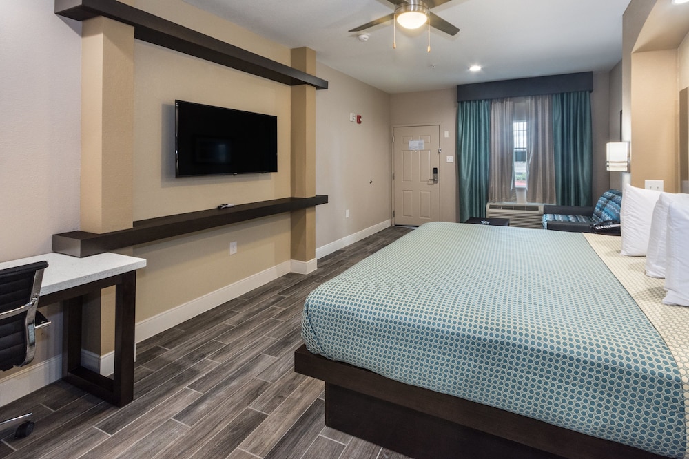 غرفة بسرير كينج لذوي الإعاقة، Econo Lodge Inn and Suites Houston NW-Cy-Fair 2/4
