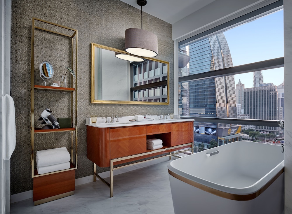 Rosewood Bangkok 73/84