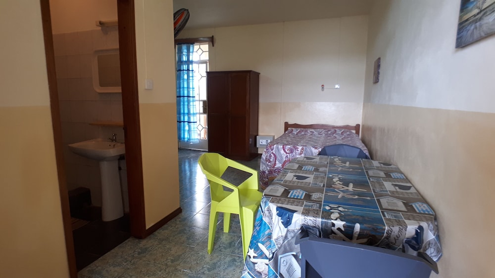 Allamanda Studios And Apartments 13/44