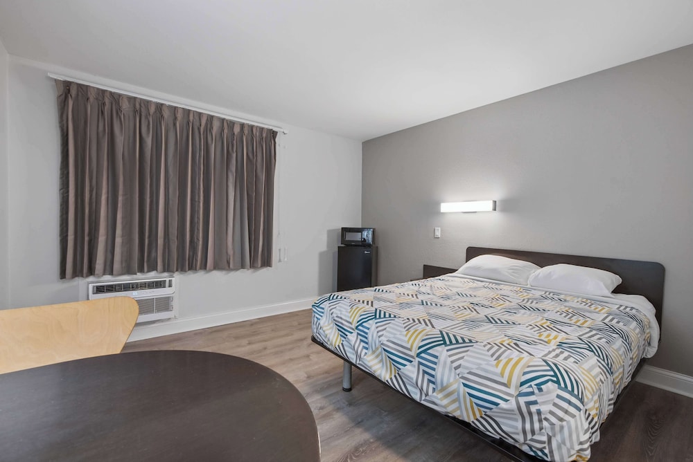 Motel6 Normal, IL - Bloomington Area 26/39