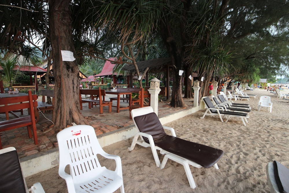 Lanta Villa Resort 57/58
