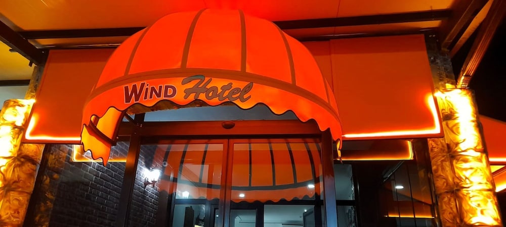 Wind Hotel 2/28