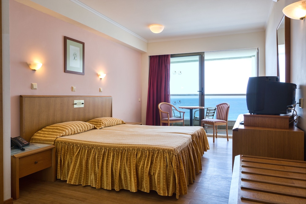 Blue Sky City Beach Hotel - Adults Only 7/33