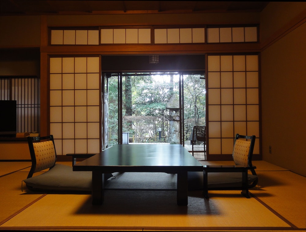 Yoshidaya Sannokaku 24/47