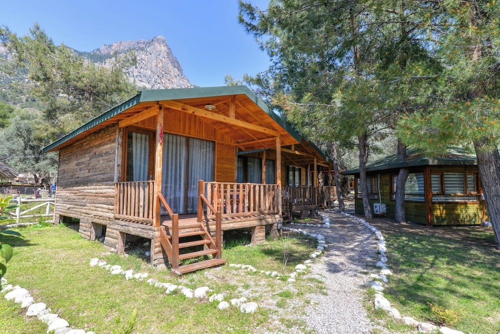 Sea Valley Lodge 2/50