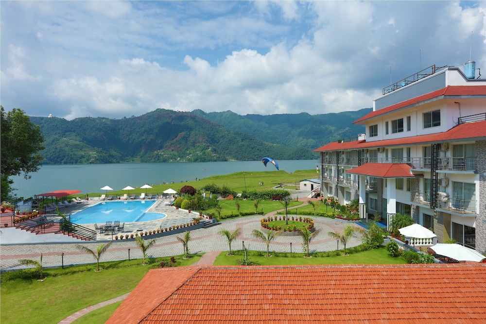 Waterfront Resort 50/50