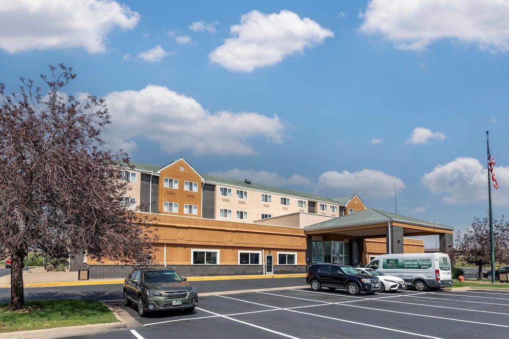 Quality Inn & Suites Denver International Airport 1/42