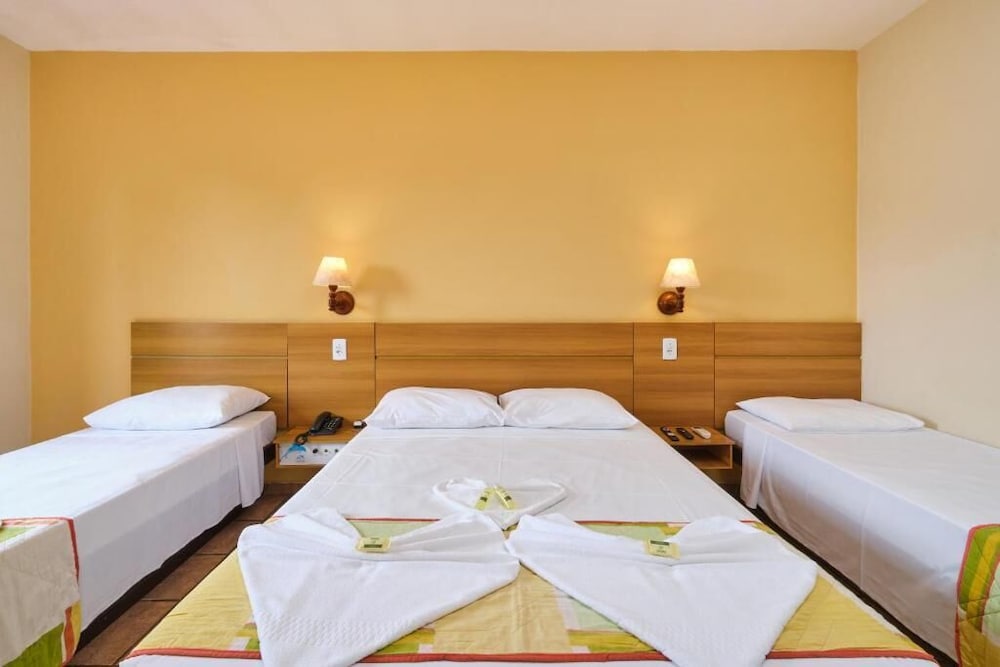 Hotel Ponta das Toninhas 12/34