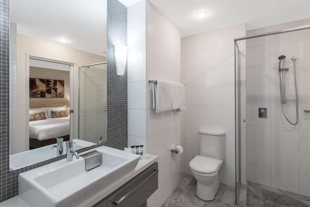 Oaks Adelaide Horizons Suites 70/70