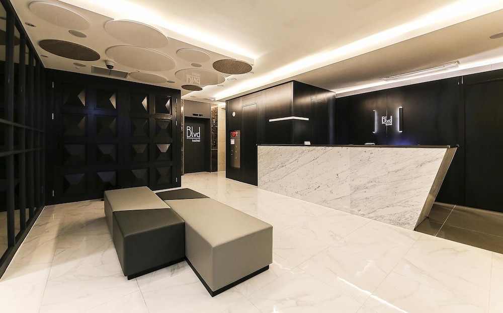 BLVD Hotel photo4