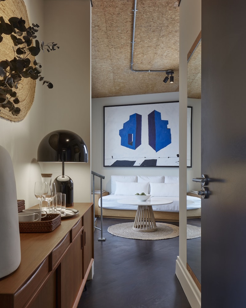One Hundred Shoreditch 47/72