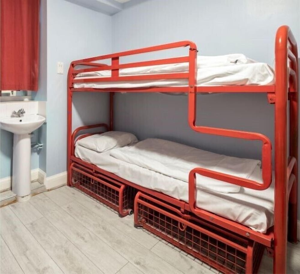 BASIC, TWIN BEDS
