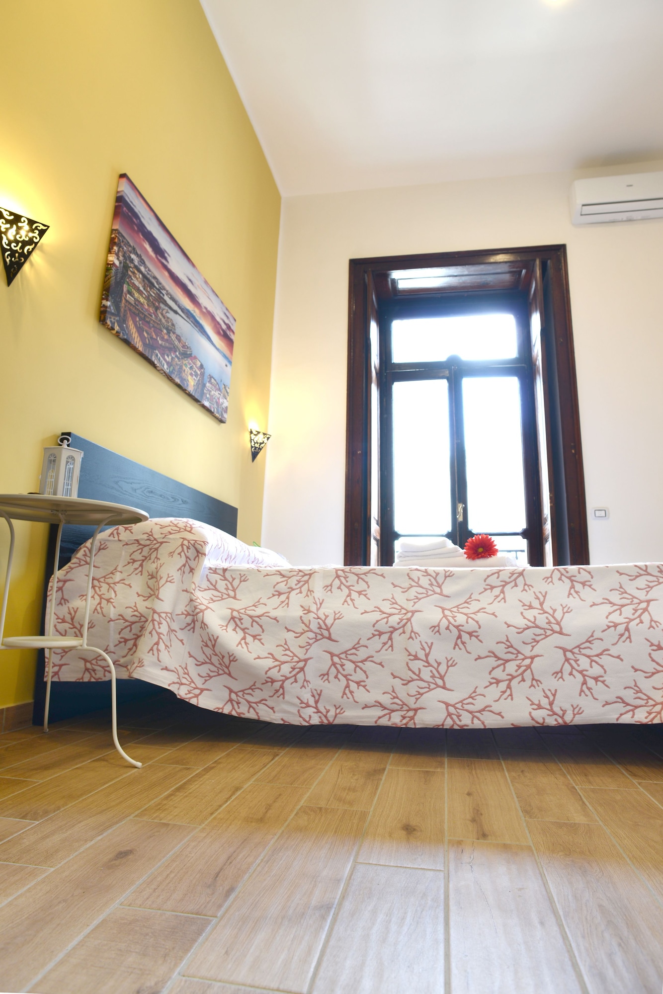 DELUXE, DOUBLE BED