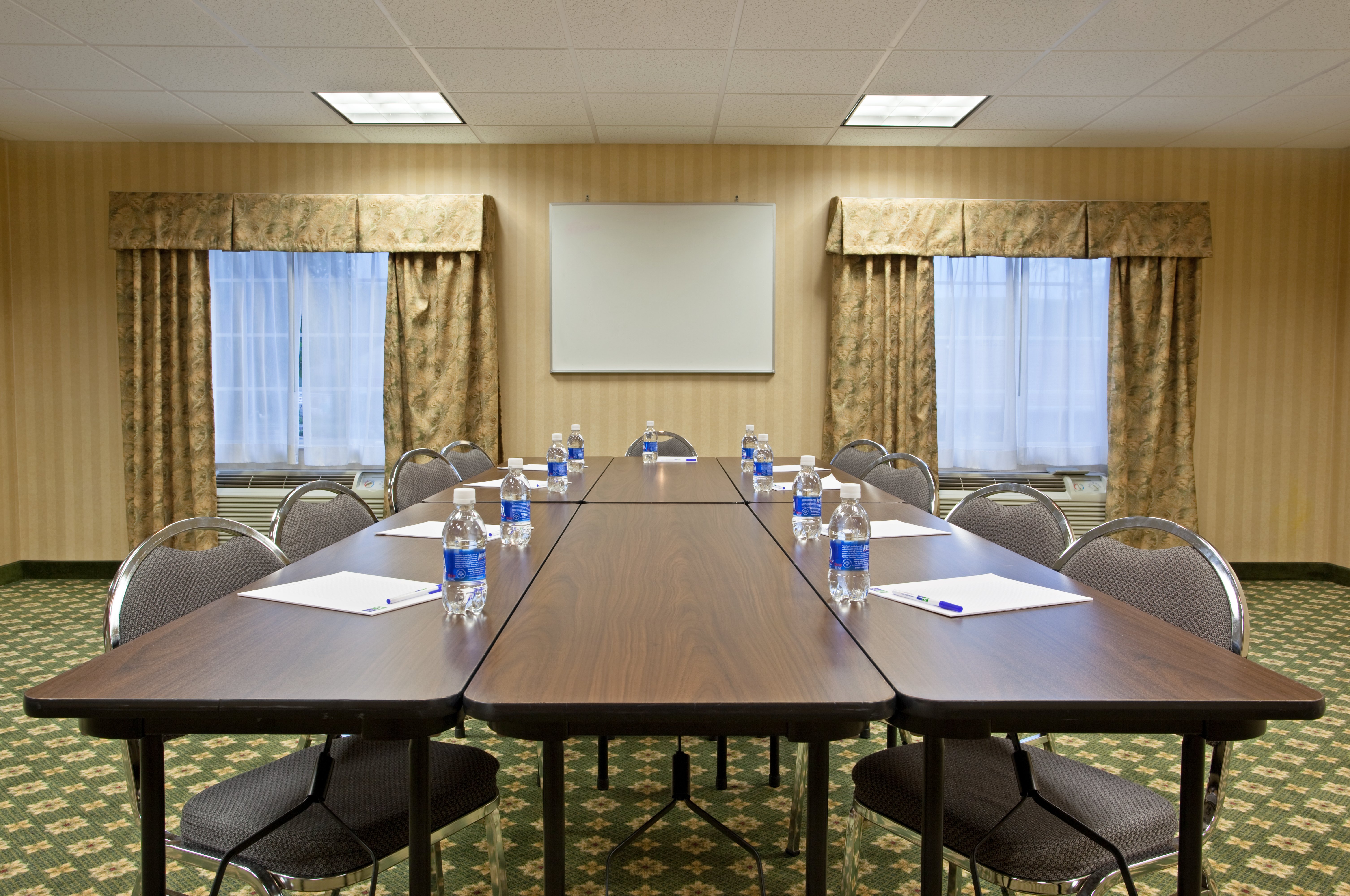 Holiday Inn Express Mount Pleasant Scottdale 43/44