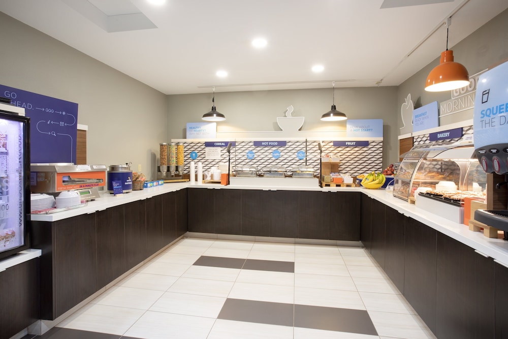 HOLIDAY INN EXPRESS YREKA - SHASTA AREA 15/52
