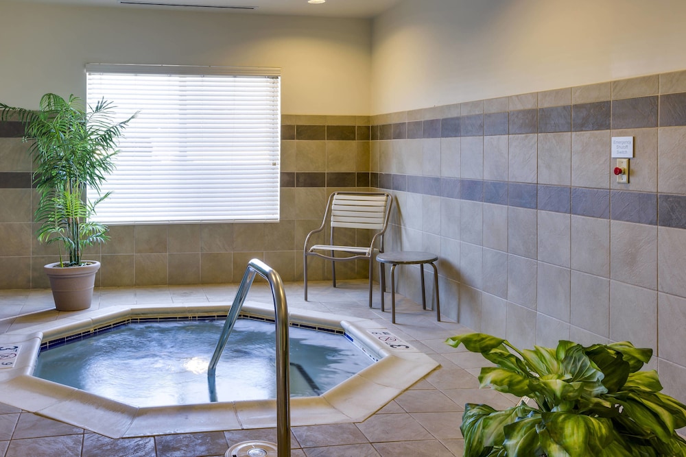 Fairfield Inn & Suites South Hill I-85 18/49