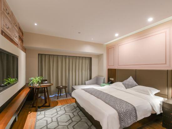 SUPERIOR, DOUBLE BED