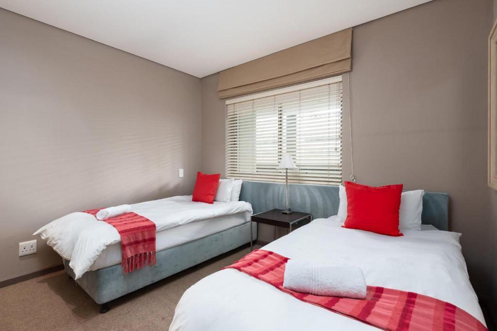 Harbouredge Suites By Totalstay 4/94