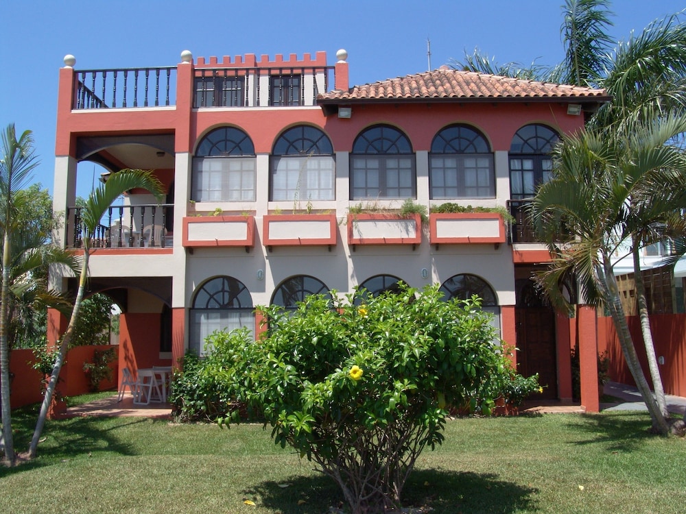 La Alhambra Apart Hotel 2/64