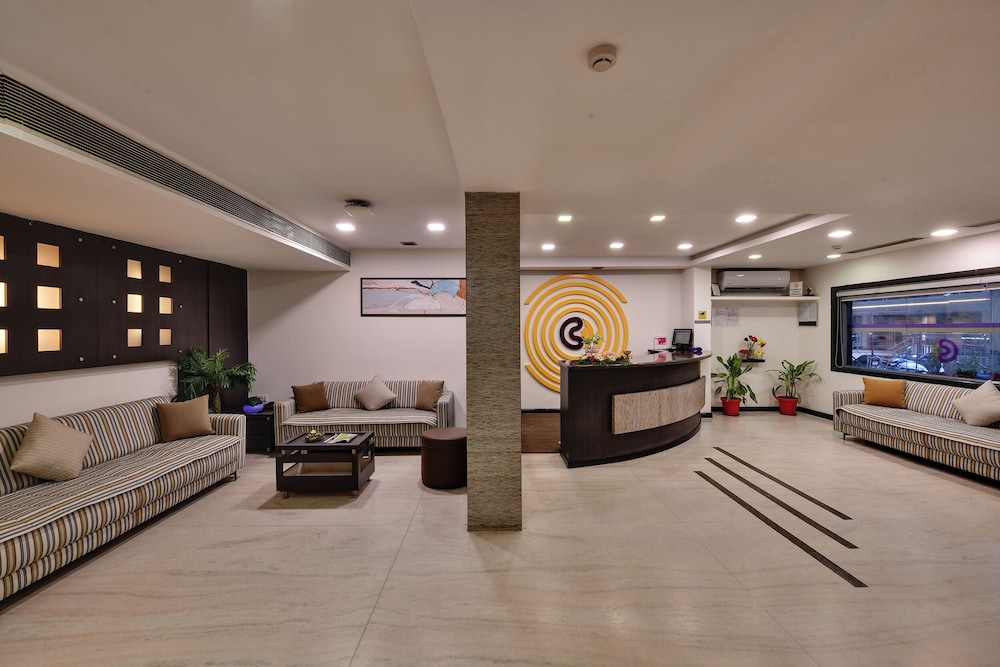 Click Hotel Yuvraj 34/46
