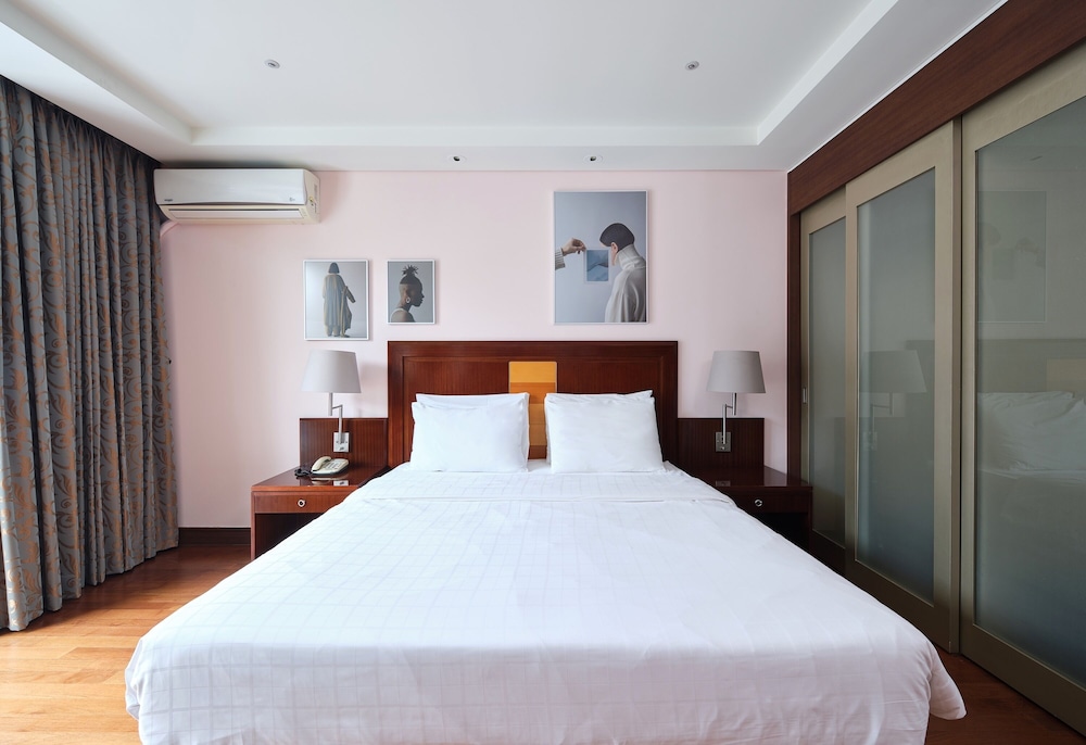 Adonis Hotel 25/58