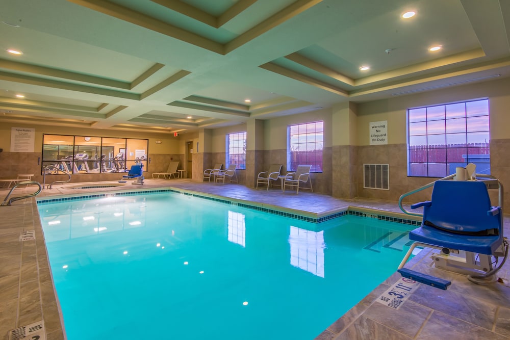 Holiday Inn Express Hotel Suites Clovis 36/49