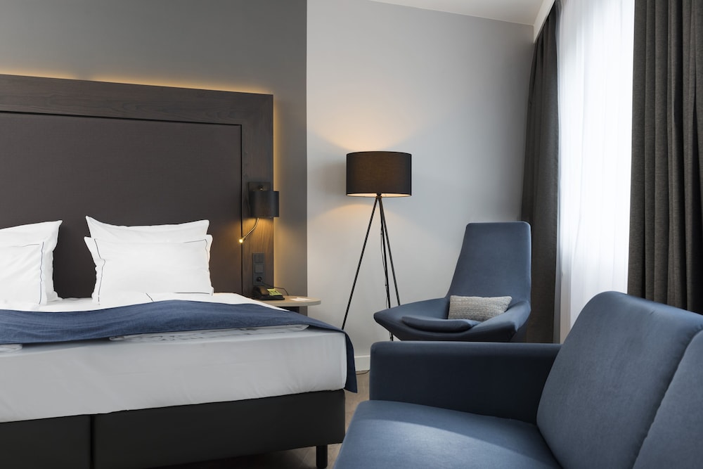 HOLIDAY INN BERLIN CITY WEST 19/71