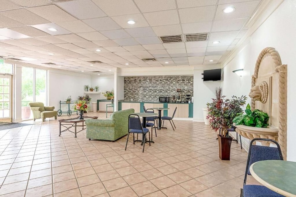 Rodeway Inn Huntsville West 29/36
