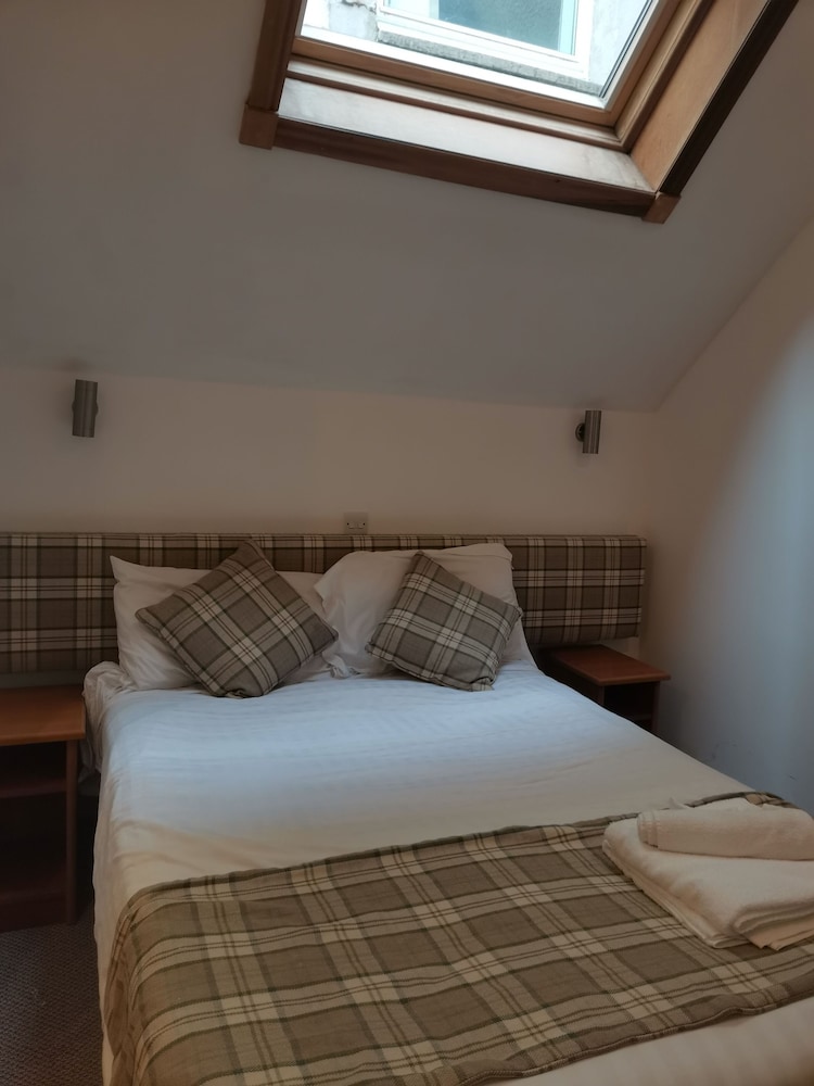 Loch Long Hotel 3/47