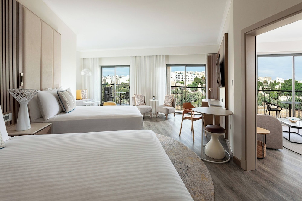 1 Bedroom, Executive, Suite, 2 Queen Beds, Sofa, Club Lounge Access