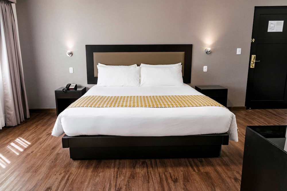 Junior Suite, King Bed, 2 King Beds
