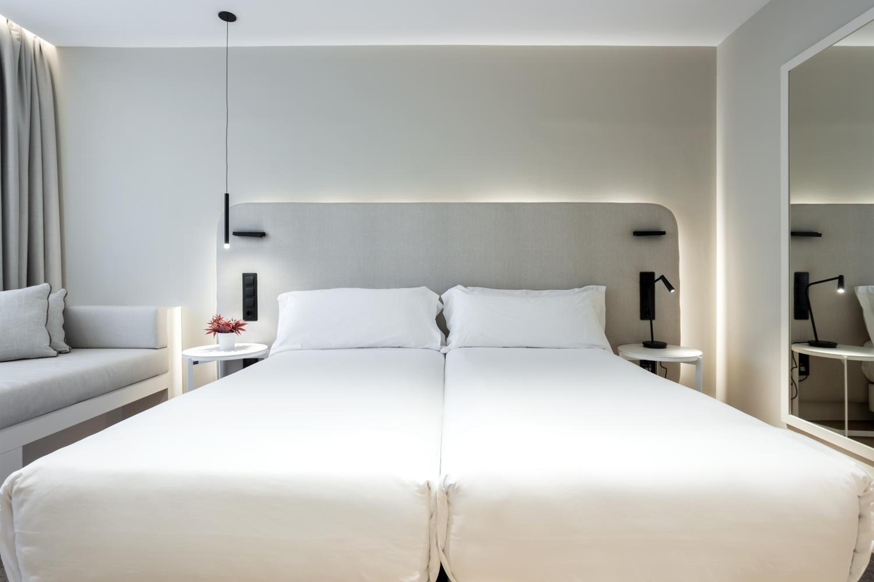 Design, Twin Beds, Ramblas View