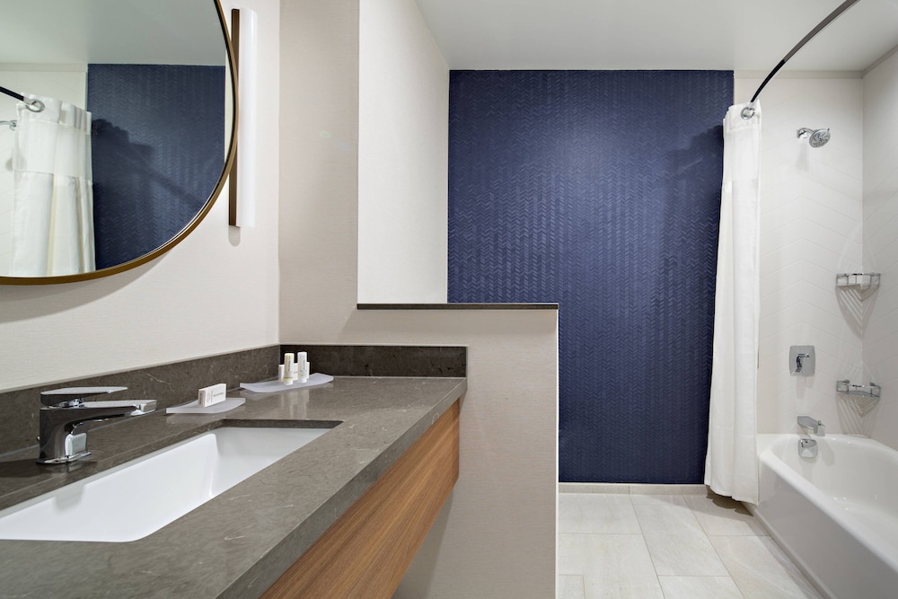 Fairfield Inn & Suites By Marriott Fayetteville 9/18