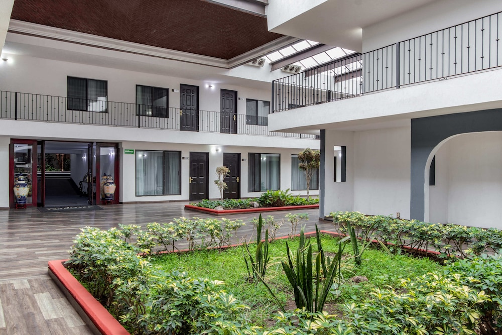 Radisson Hotel & Convention Center Toluca 4/50