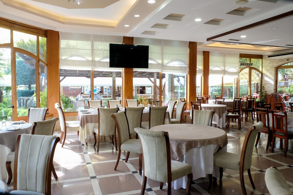 Buna Park Hotel Shkoder 34/50