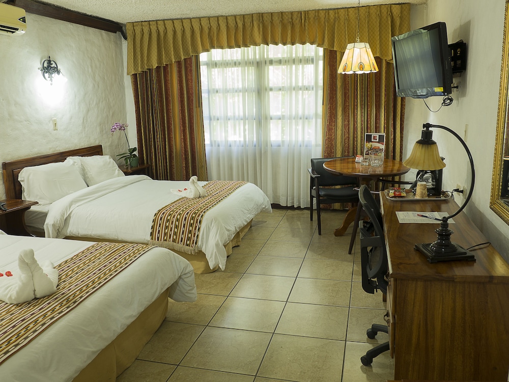 Hotel Aeropuerto 13/50