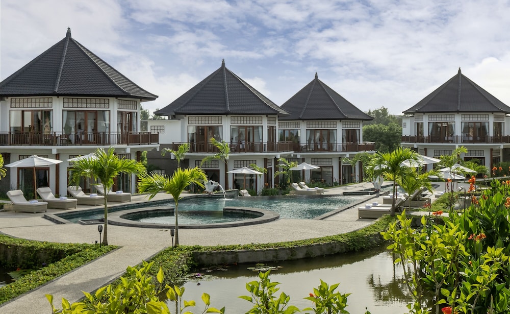 Swan Paradise A Pramana Experience 45/50