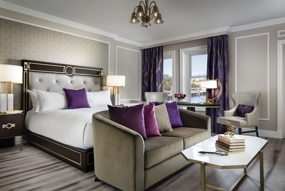 جناح جونيور بسرير كينج بإطلالة على المدينة، Fairmont Empress Hotel 3/6