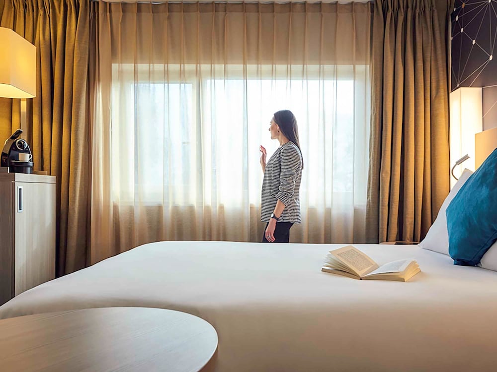Mercure Paris Sud Les Ulis Courtaboeuf 27/68