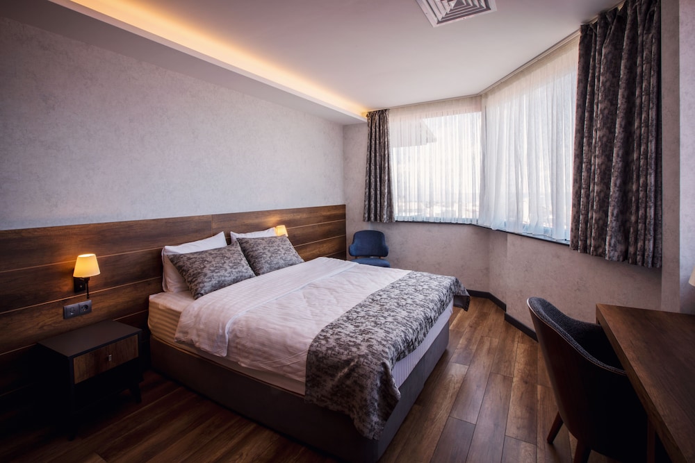 Life Point Hotel 19/67