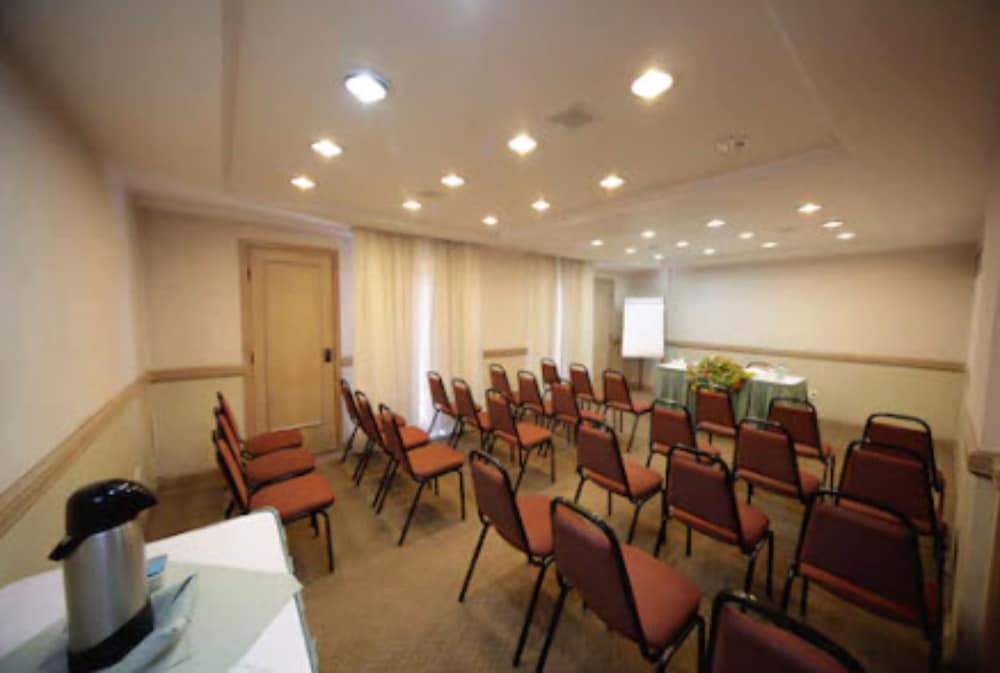 Rede Andrade Vernon Hotel 52/62