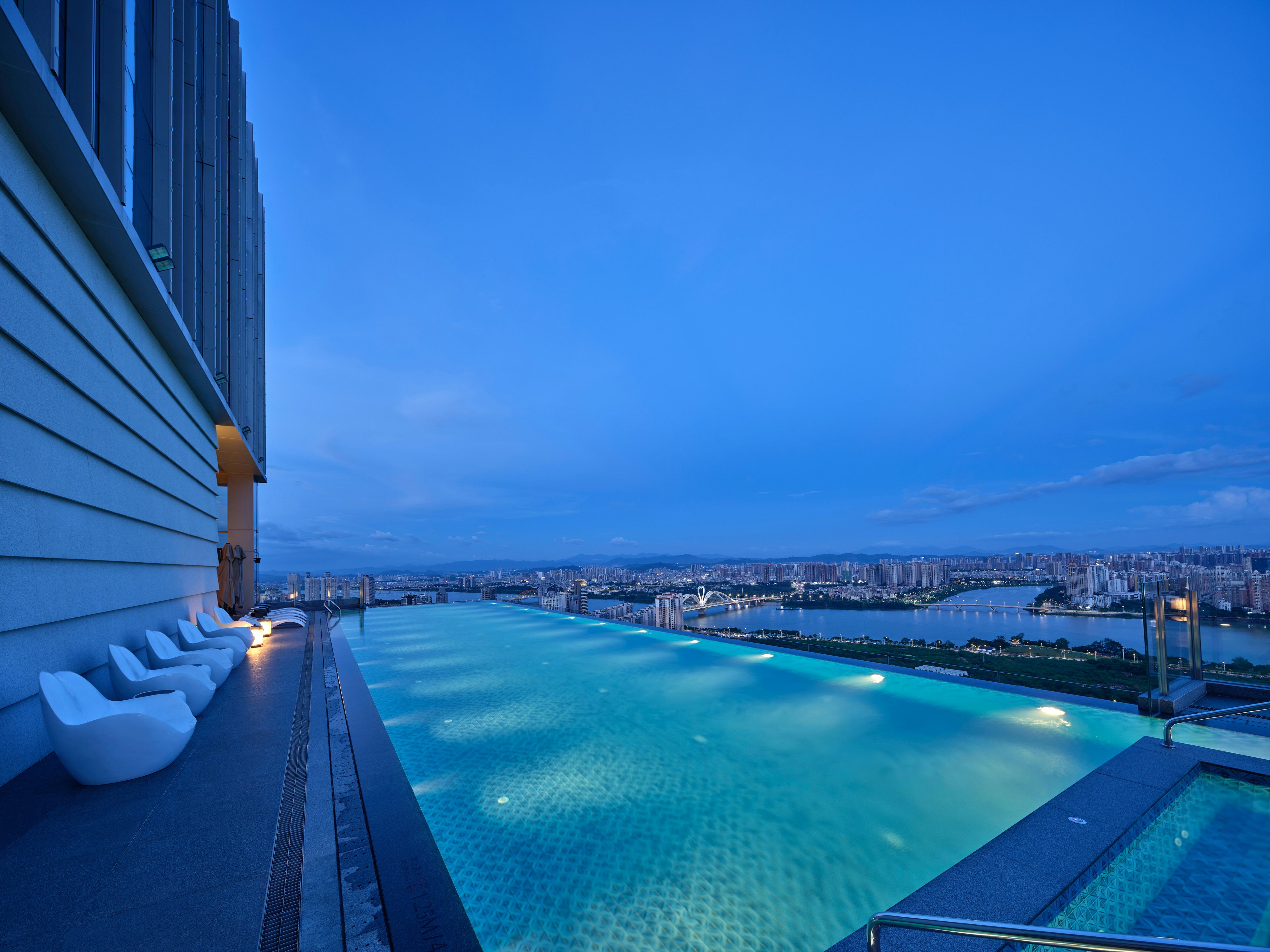 Hilton Huizhou 16/18