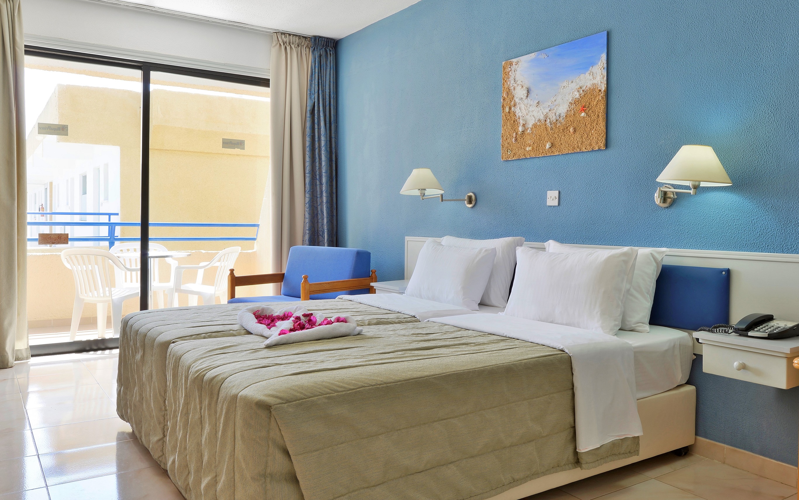 APARTMENT SELF CATERING