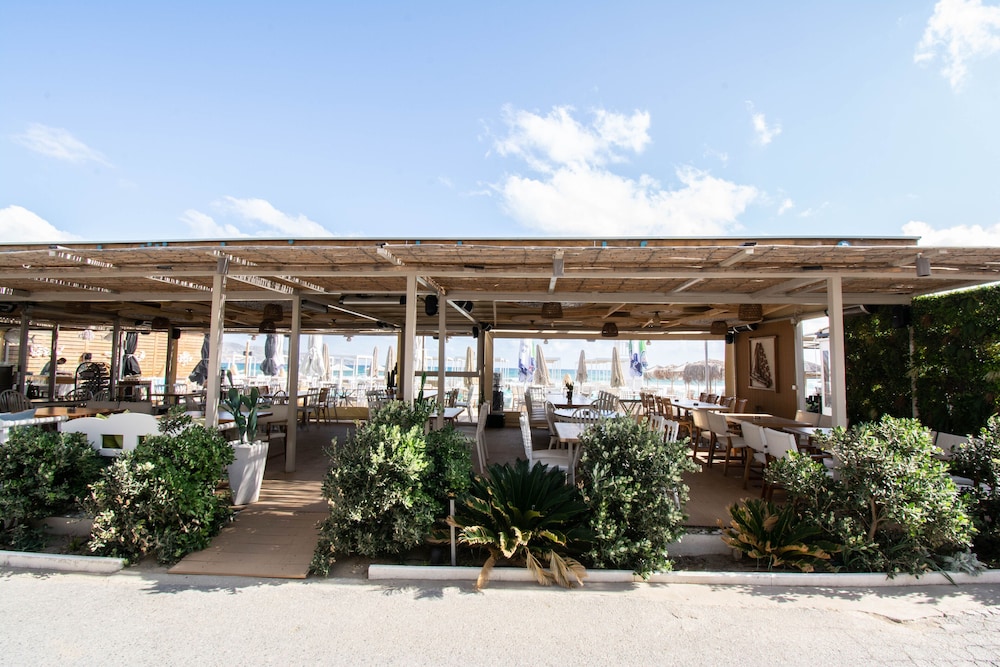 Yianna Caravel Suites by Checkin - Adults Only in MALEVIZI