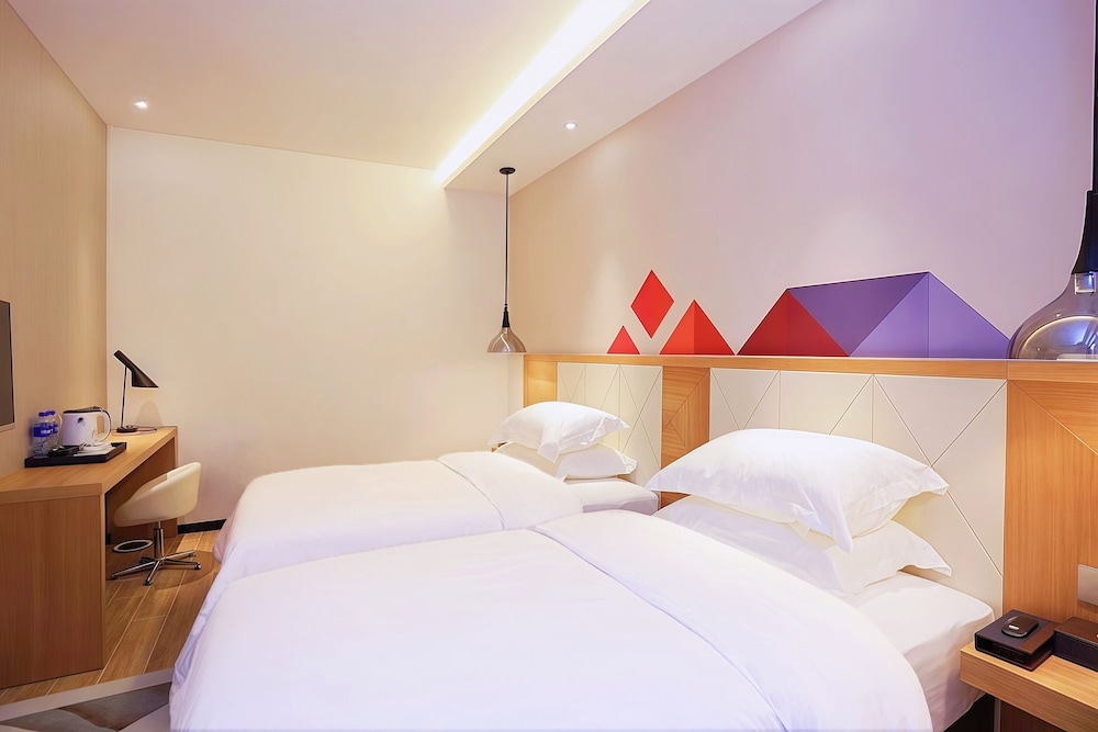 Borrman Hotel (Guangzhou Tianhe Sports Center Linhe West Metro Station) 22/56